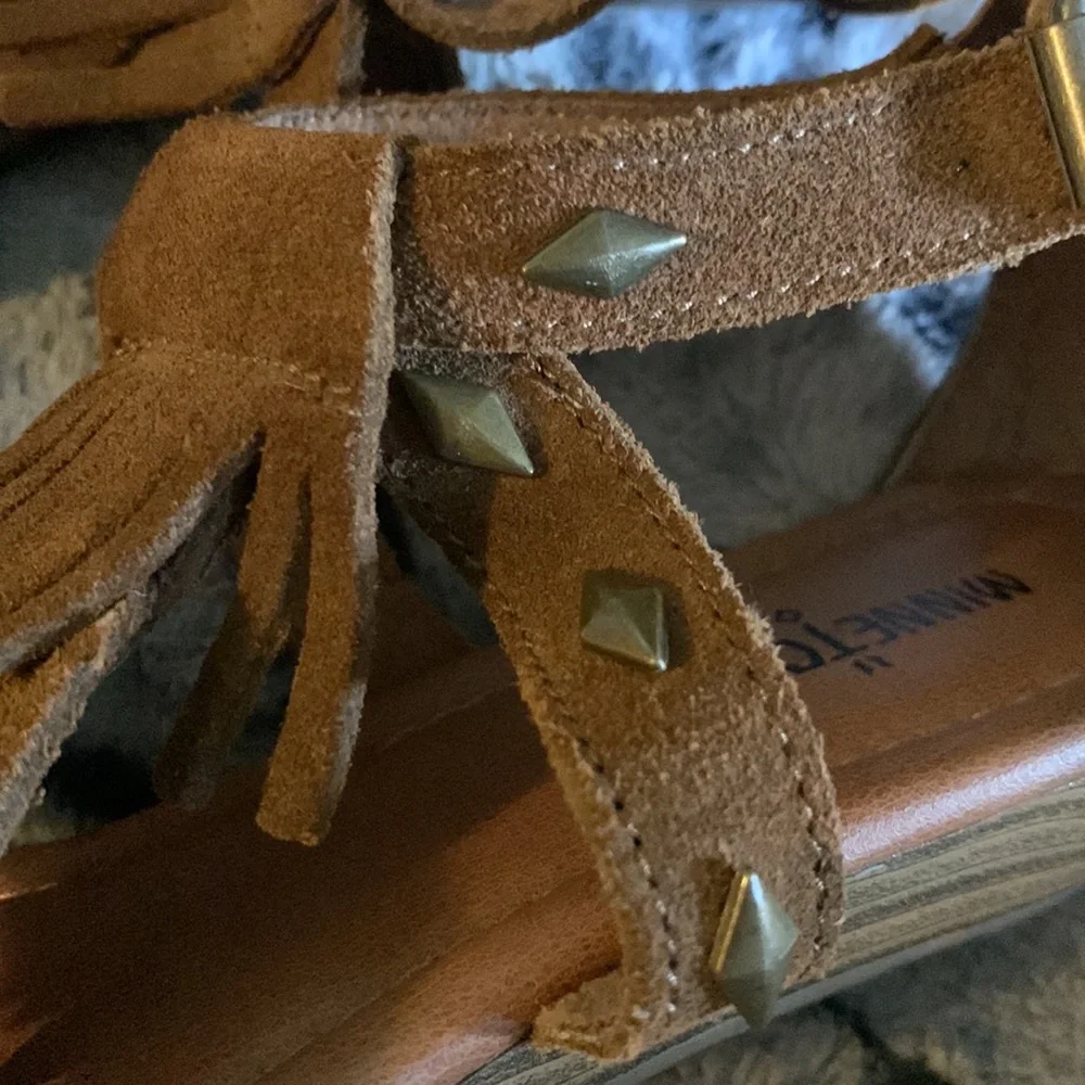 Minnetonka Merriam Suede Leather Fringe Wedge Sandals — 8